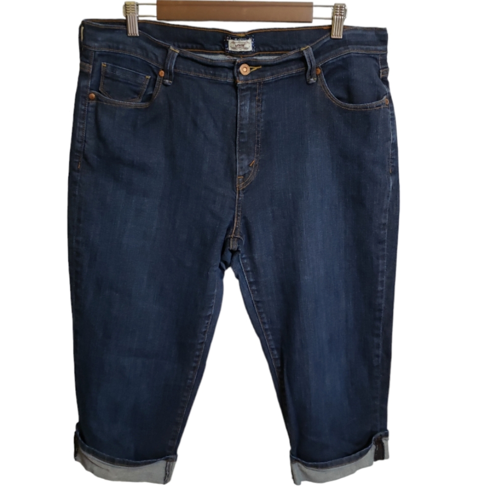 Levi's Dark Blue Denim Capris